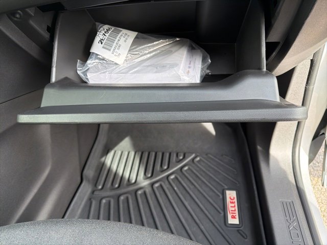 Used 2020 Chevrolet Equinox LT w/ Driver Convenience Package image 38