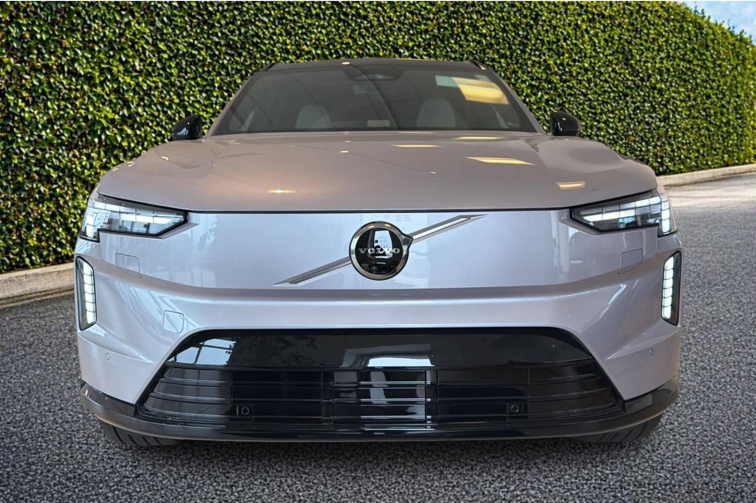 New 2026 Volvo EX90 Plus RWD image 9