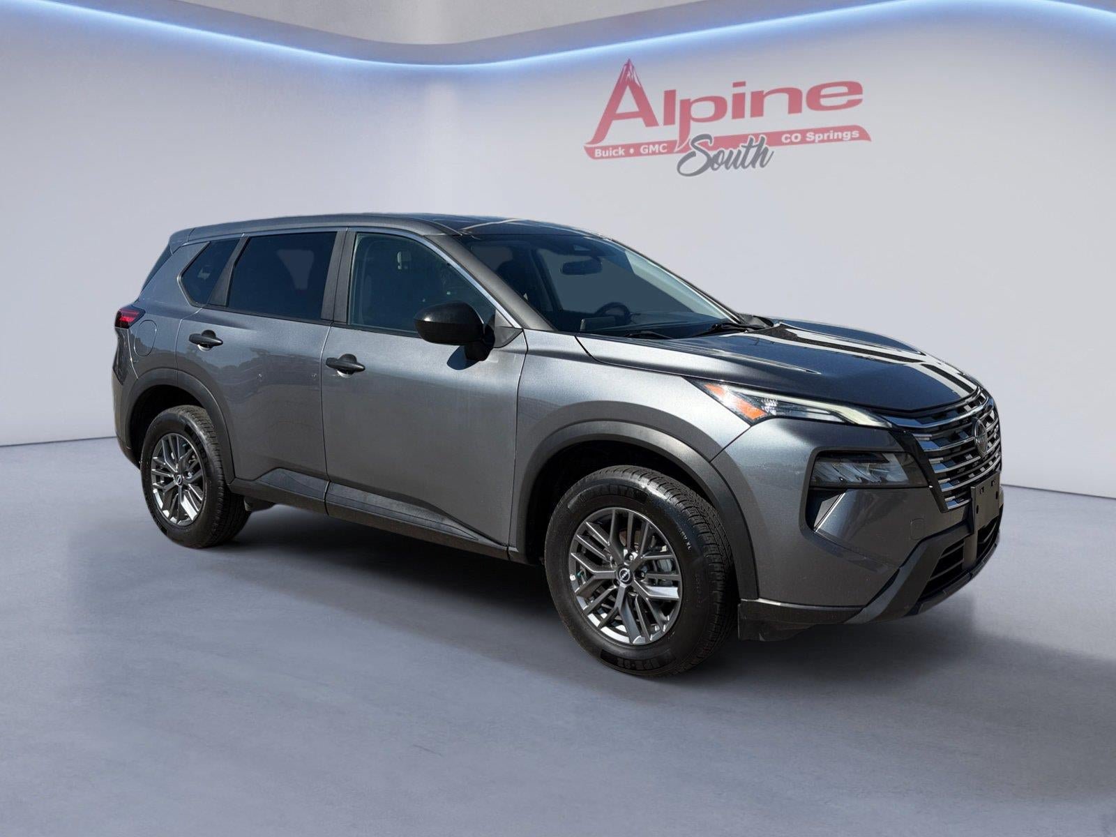 Used 2024 Nissan Rogue S AWD/4WD image 7