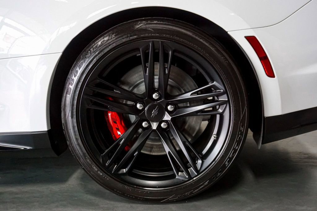 Used 2020 Chevrolet Camaro ZL1 image 45