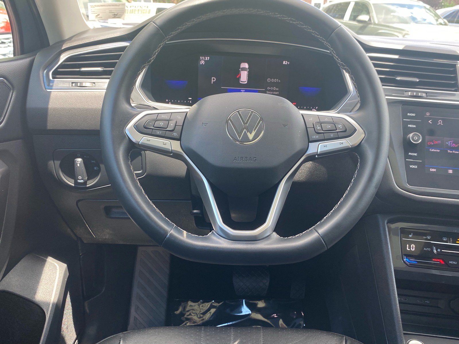 Certified 2023 Volkswagen Tiguan SE w/ Panoramic Sunroof Package FWD image 6