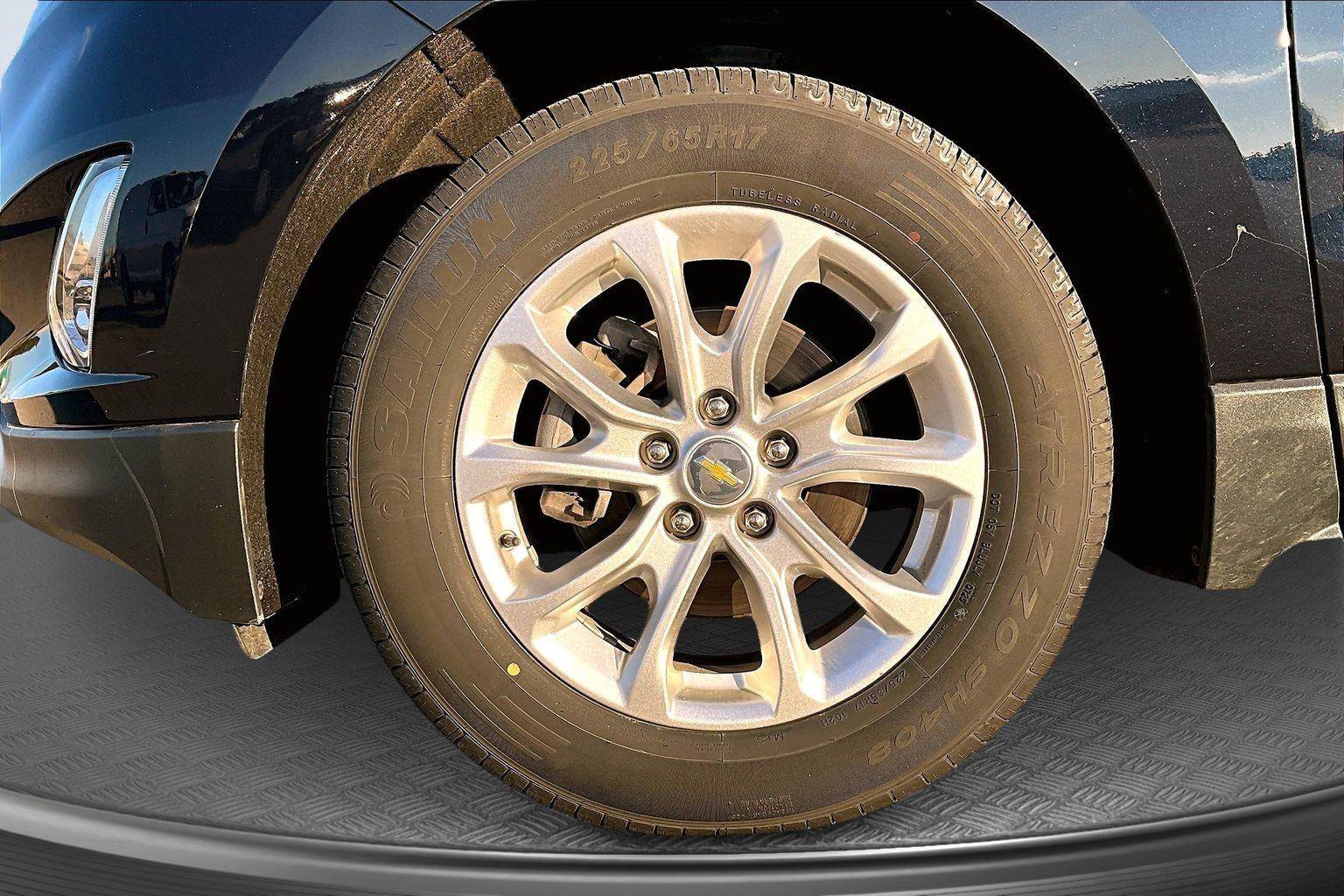 Used 2020 Chevrolet Equinox LS w/ LS Convenience Package image 10