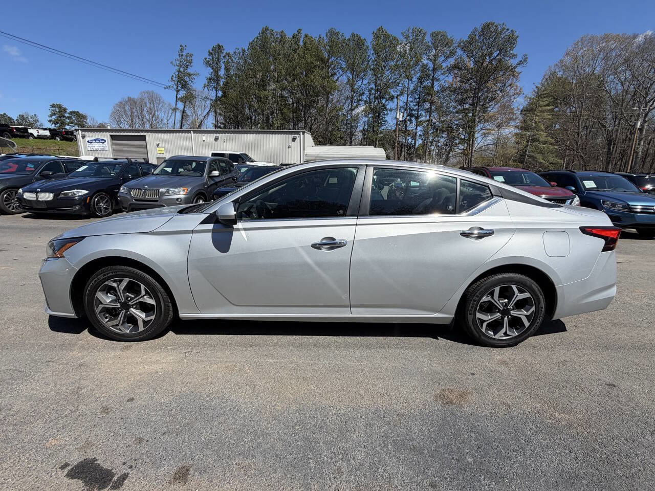 Used 2023 Nissan Altima 2.5 SV image 8