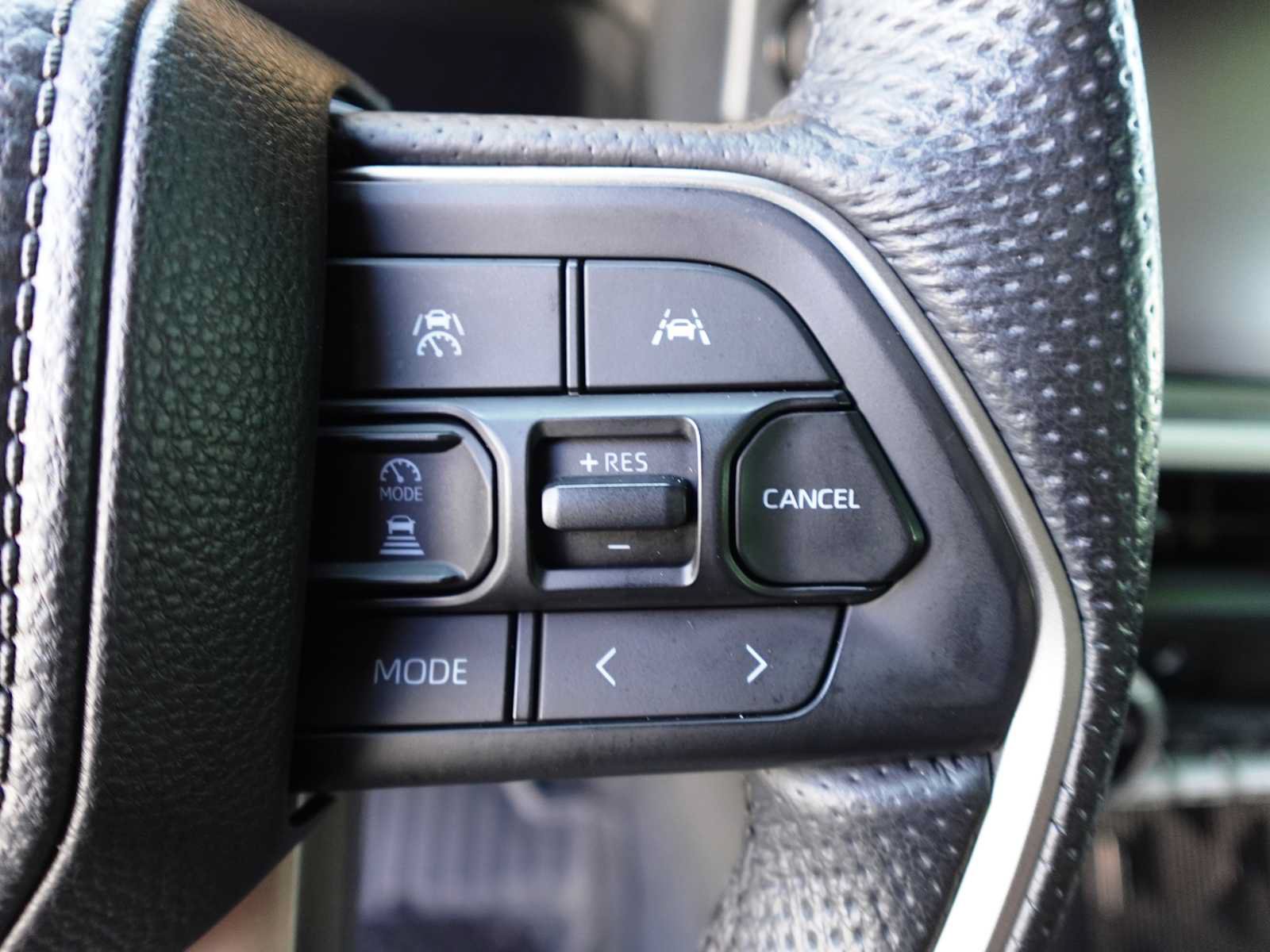 Used 2024 Toyota Tacoma Limited w/ Limited Package (LT) AWD/4WD image 18