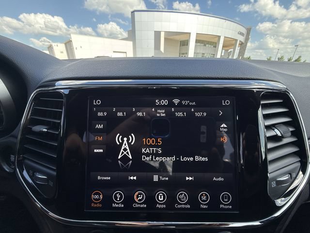 Used 2019 Jeep Grand Cherokee Altitude RWD image 16