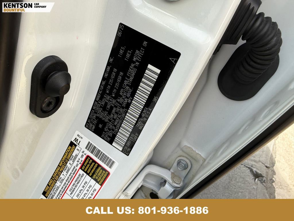 Used 2025 Toyota Highlander XLE image 44
