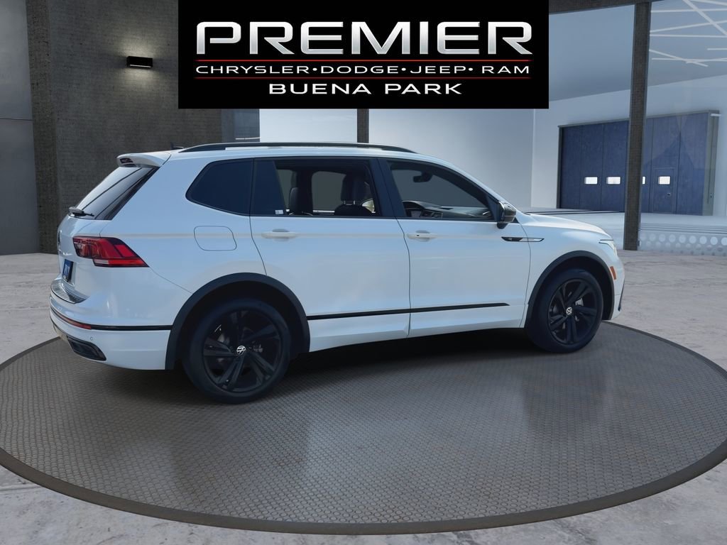 Used 2024 Volkswagen Tiguan SE R-Line image 8