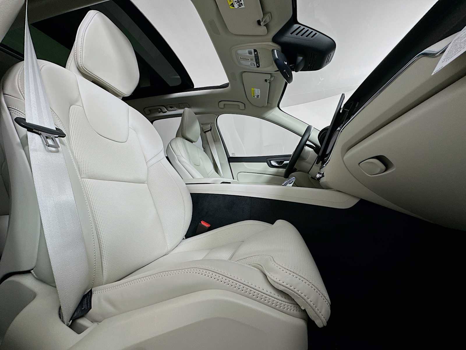 New 2026 Volvo XC60 B5 Ultra w/ Protection Package Premier image 27