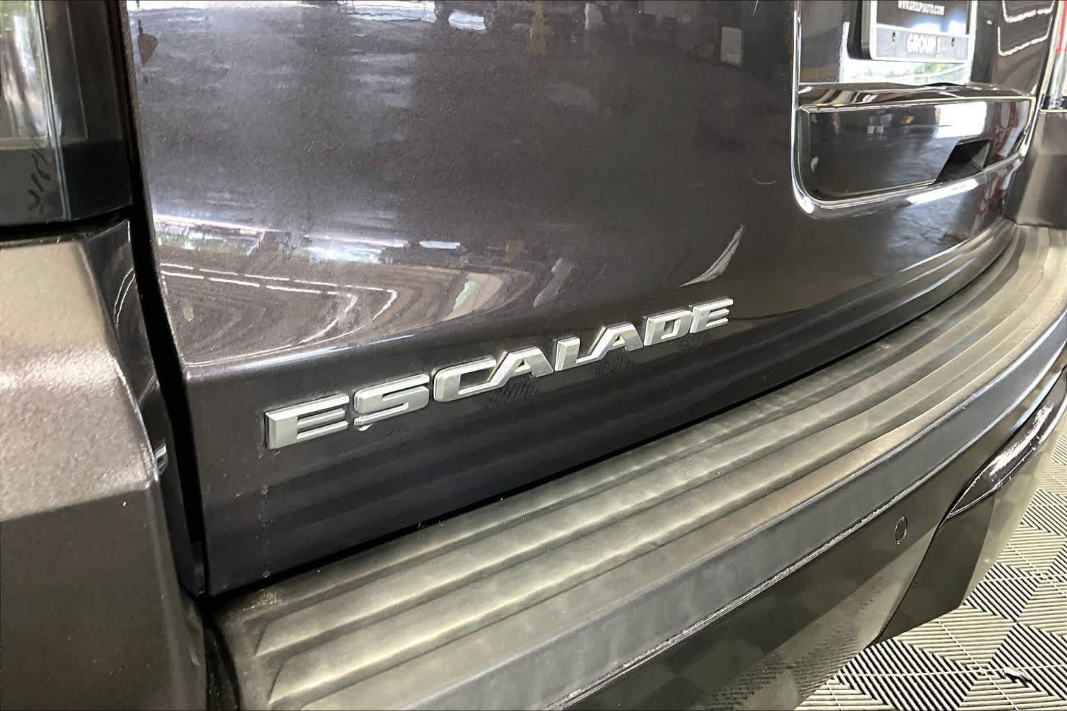 Used 2015 Cadillac Escalade ESV Premium RWD image 29