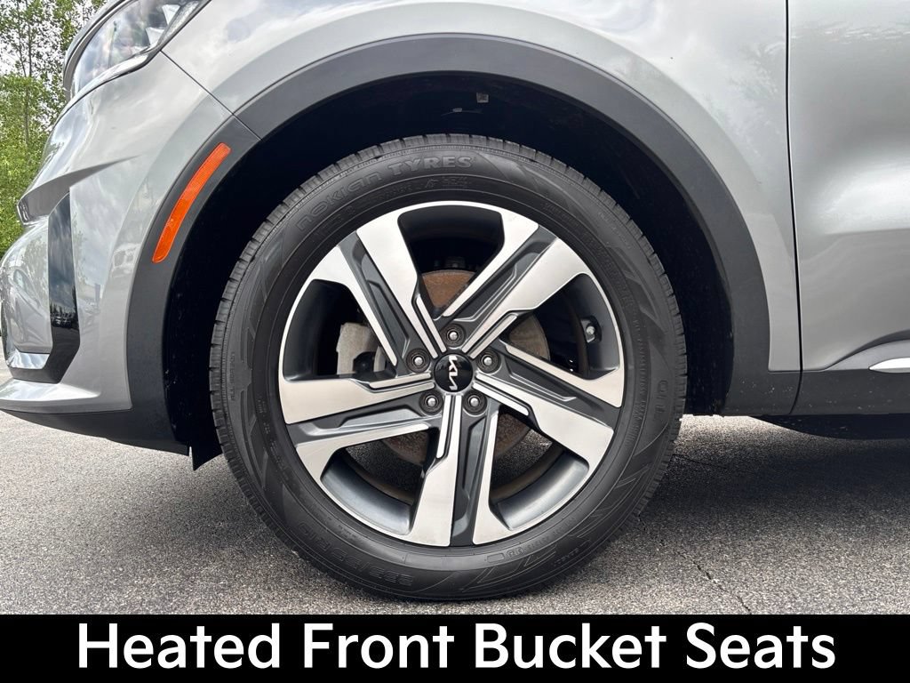 Certified 2023 Kia Sorento EX w/ Panoramic Sunroof Package AWD/4WD image 11