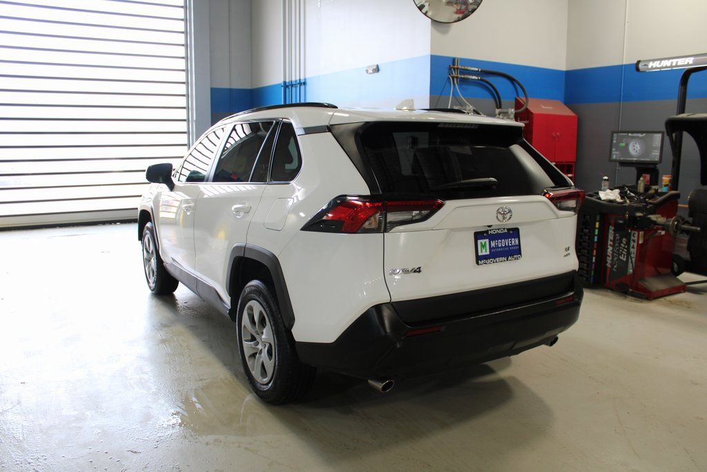 Used 2021 Toyota RAV4 LE image 33