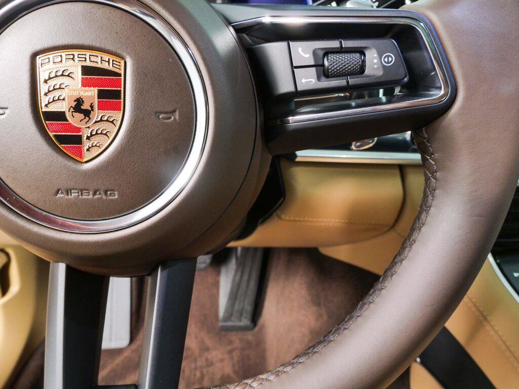Certified 2023 Porsche Panamera 4 Platinum Edition AWD/4WD image 11