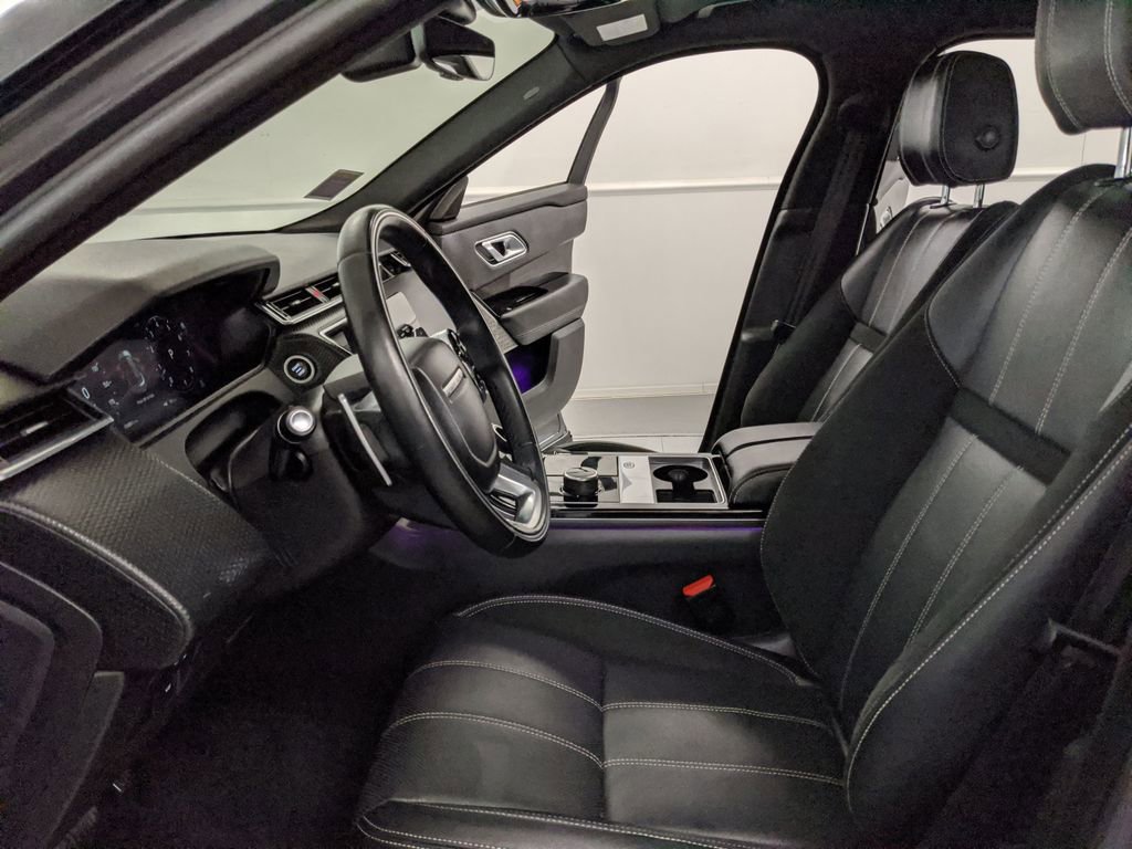 Used 2019 Land Rover Range Rover Velar R-Dynamic SE image 17