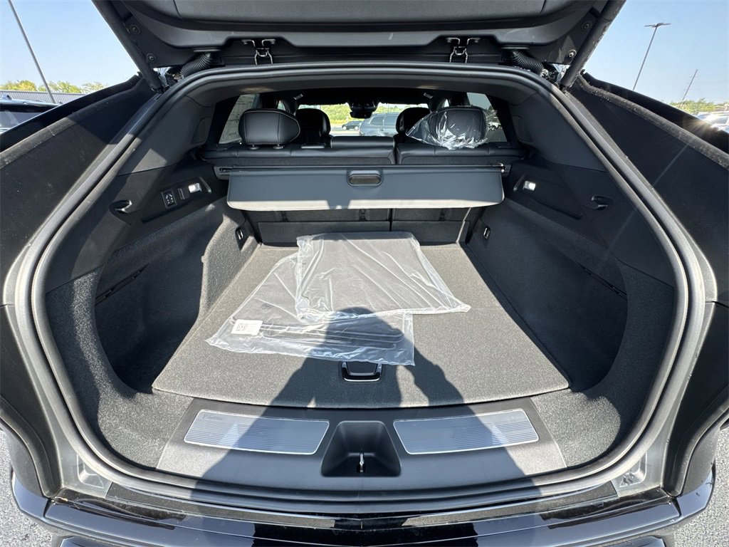 New 2026 Cadillac Lyriq V image 24