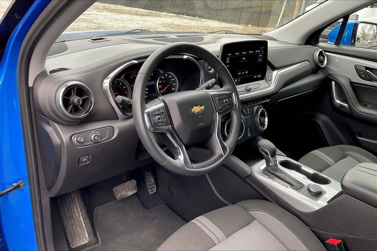 Used 2025 Chevrolet Blazer LT AWD/4WD image 14