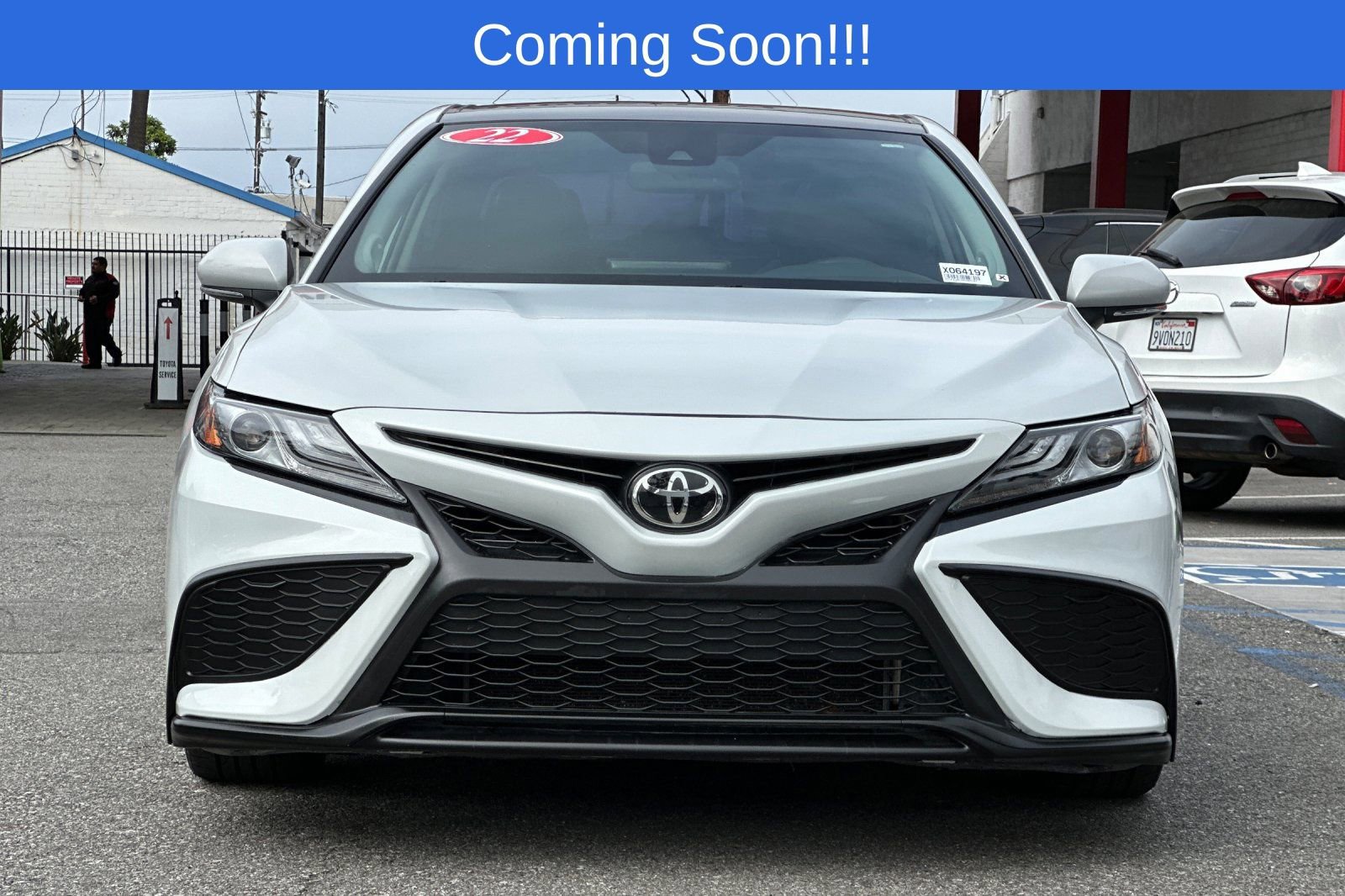 Used 2022 Toyota Camry XSE FWD image 9