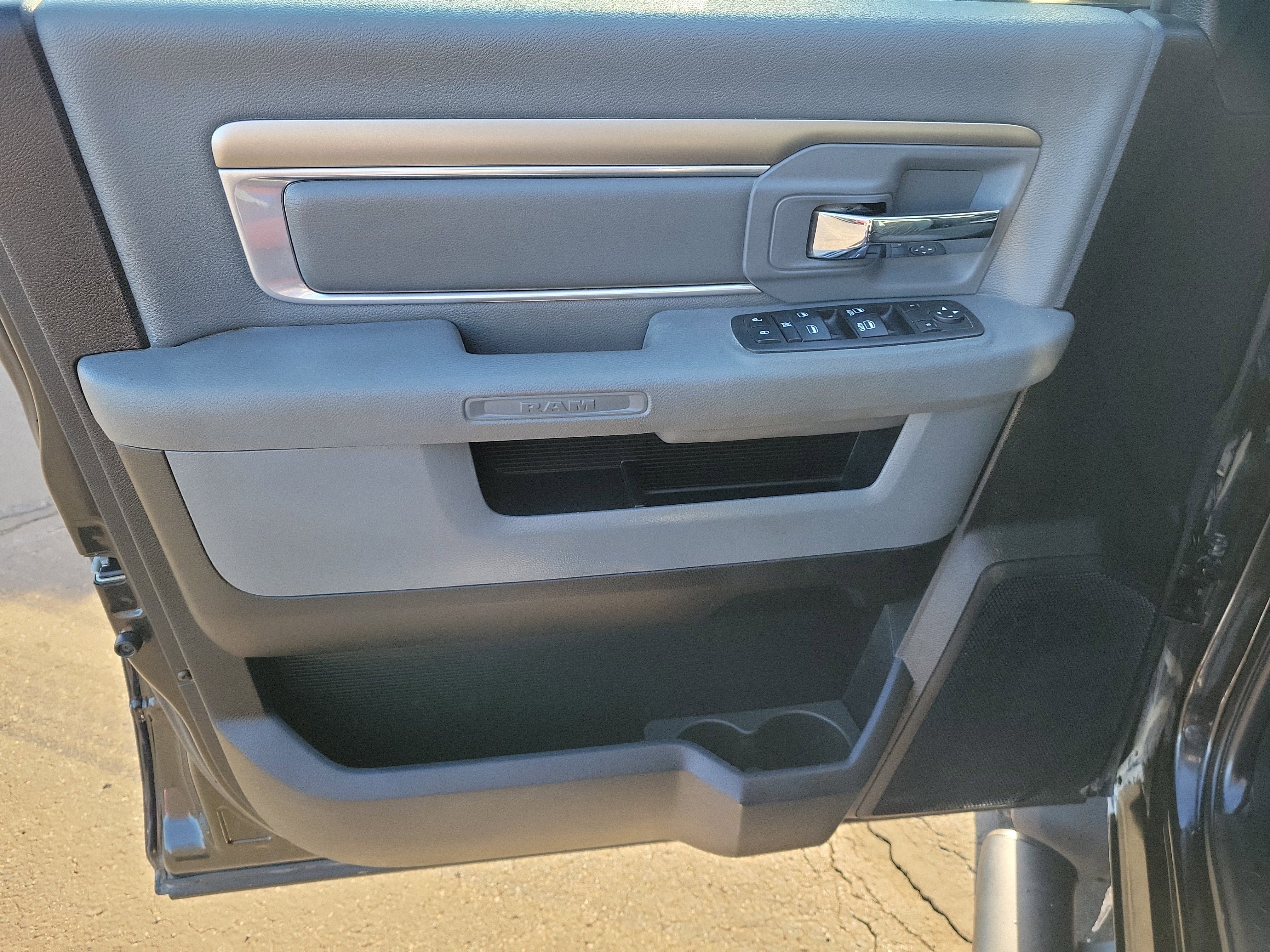 Used 2017 RAM 2500 Big Horn w/ Sport Appearance Group image 16