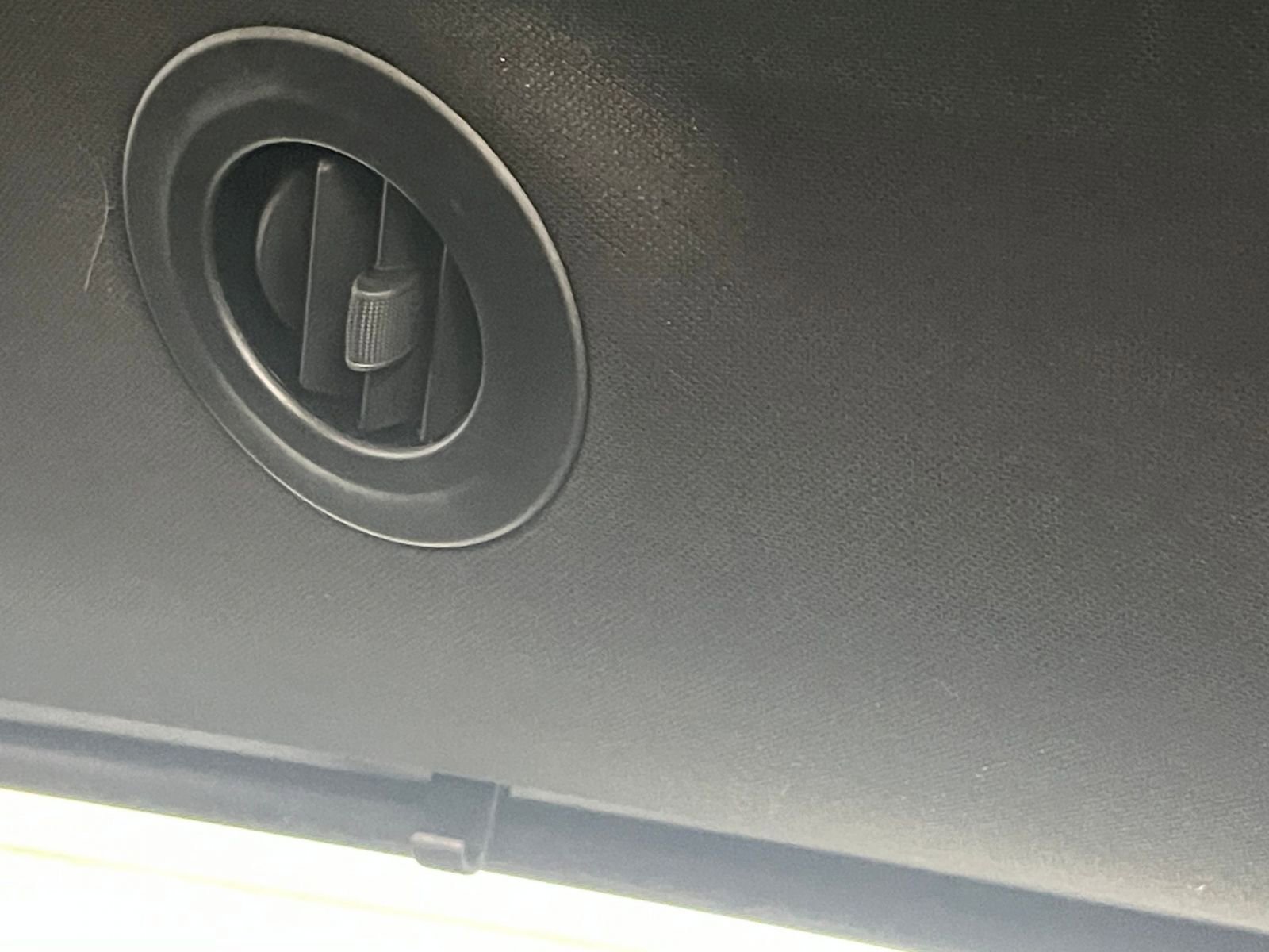 Used 2025 Chrysler Pacifica Limited FWD image 25