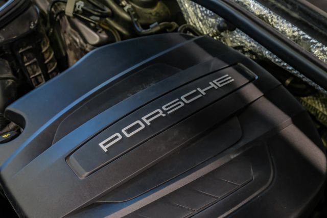 Used 2018 Porsche Macan Sport Edition AWD/4WD image 71