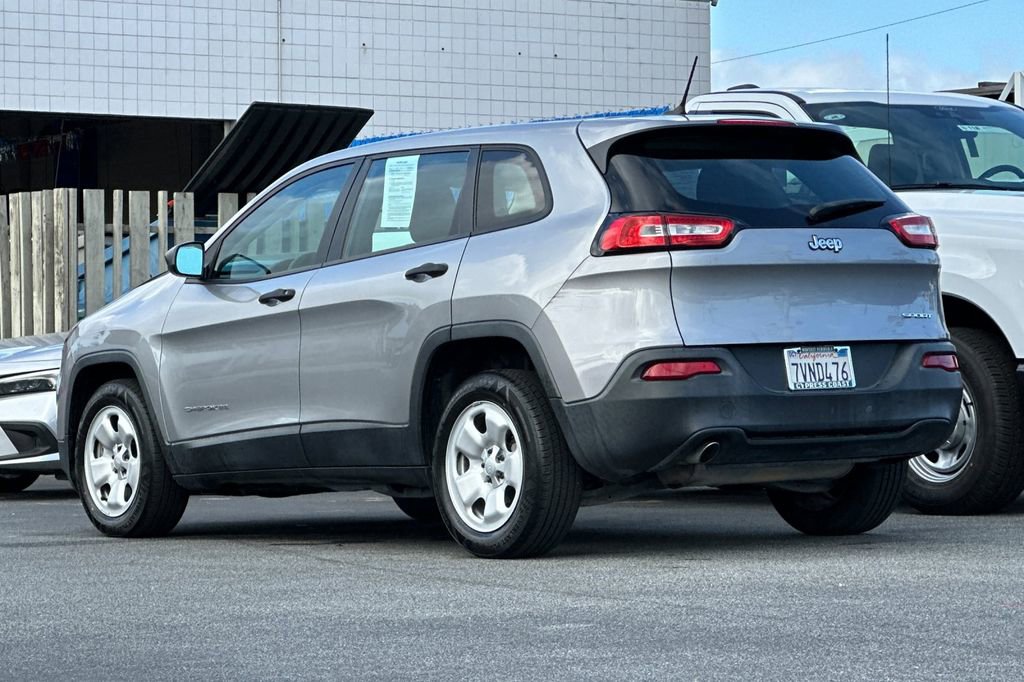 Used 2016 Jeep Cherokee Sport FWD image 6