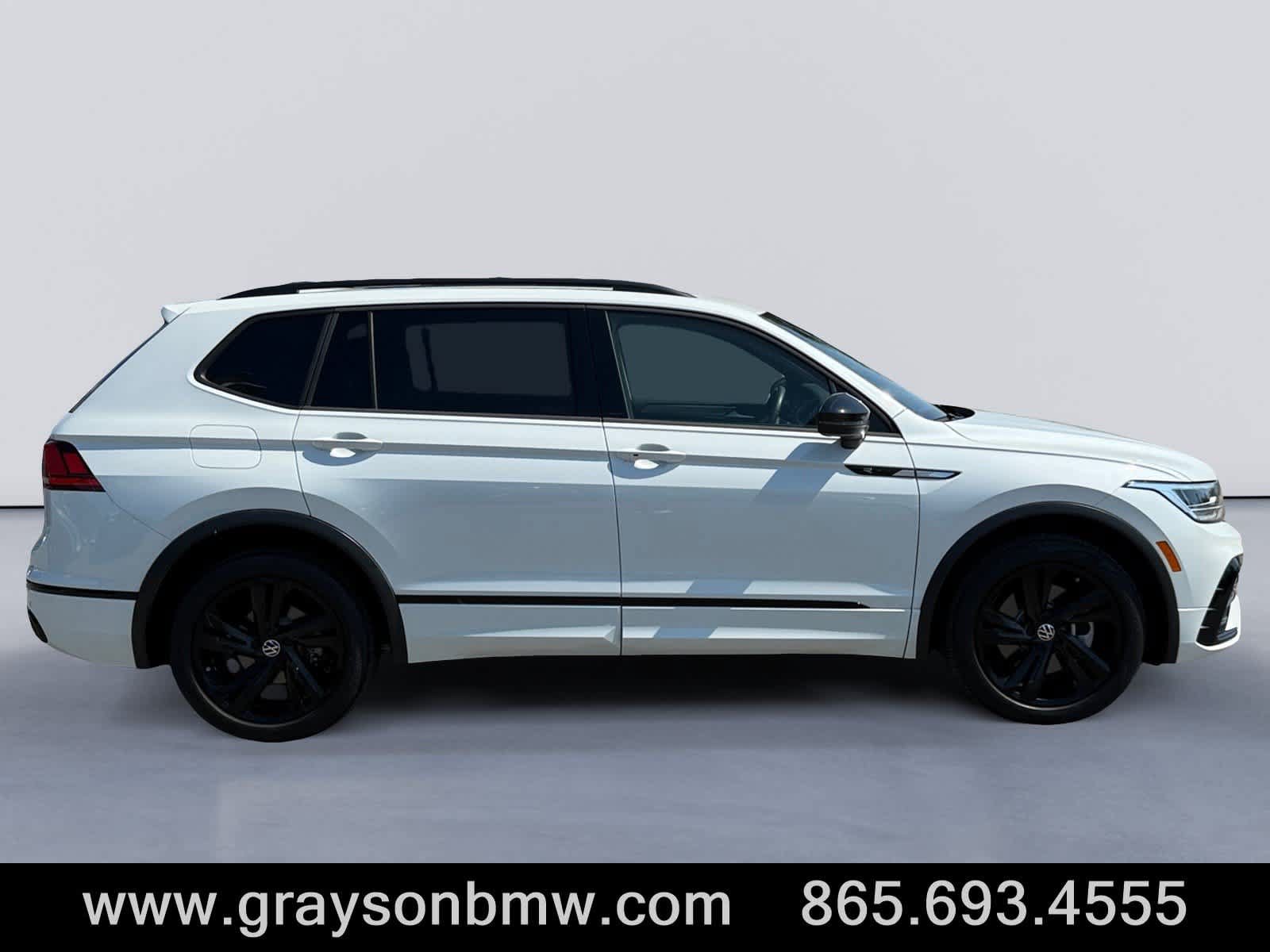 Used 2024 Volkswagen Tiguan SE R-Line FWD image 2