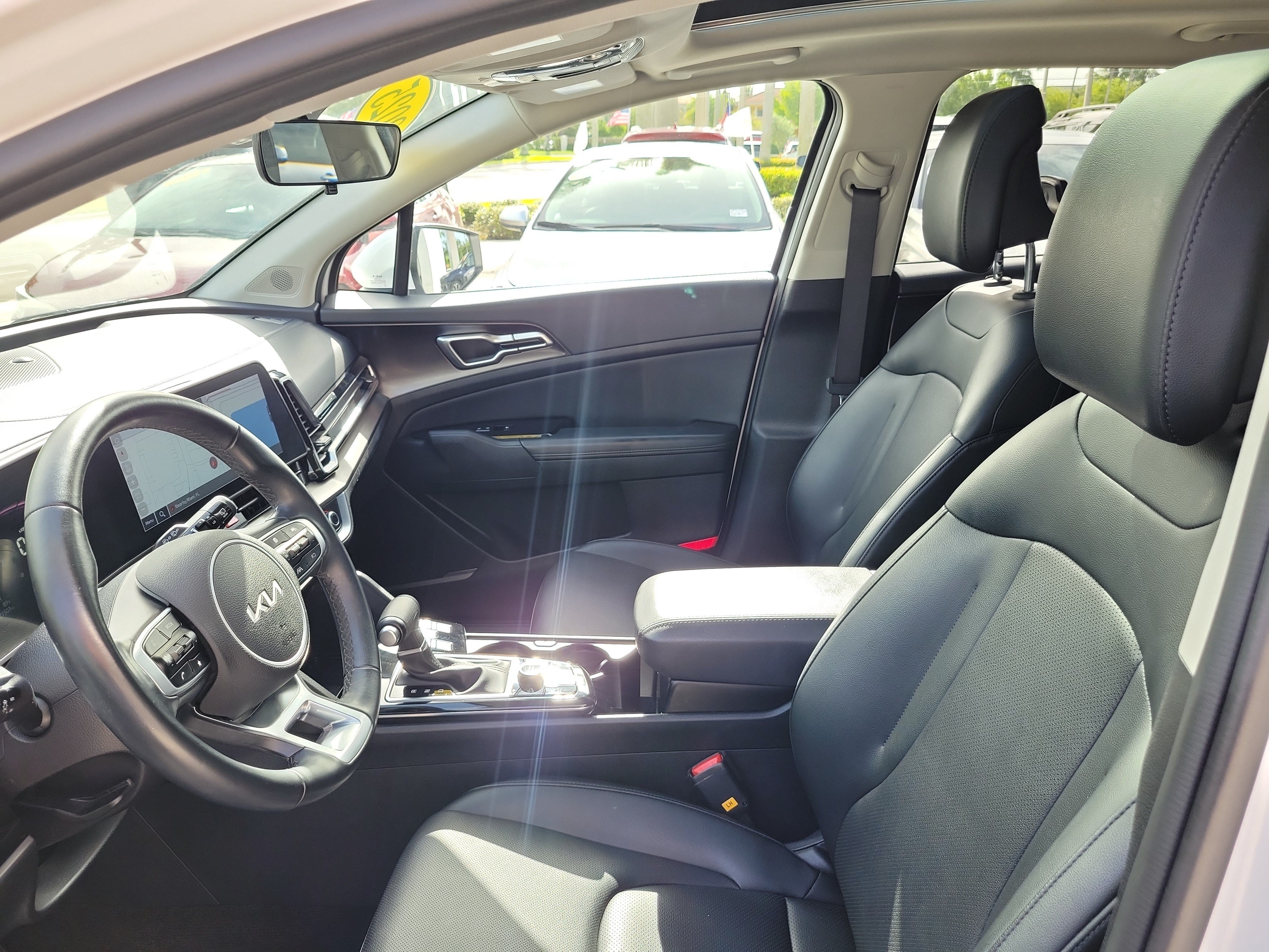 Used 2025 Kia Sportage EX w/ Premium Package FWD image 23