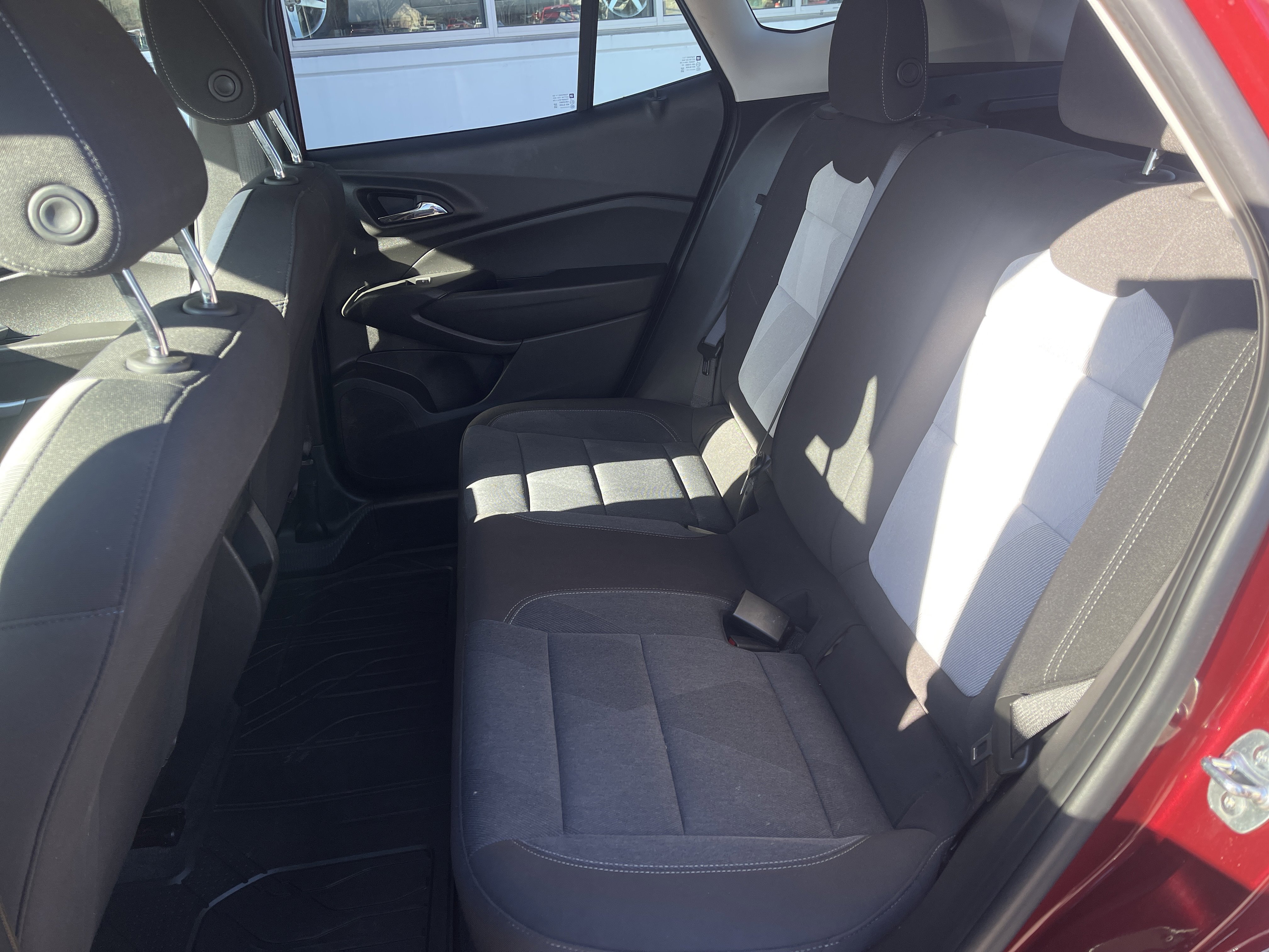 Used 2024 Chevrolet Trax LS w/ LS Convenience Package image 33