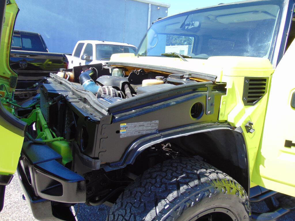 Used 2004 HUMMER H2 w/ Preferred Equipment Group image 22