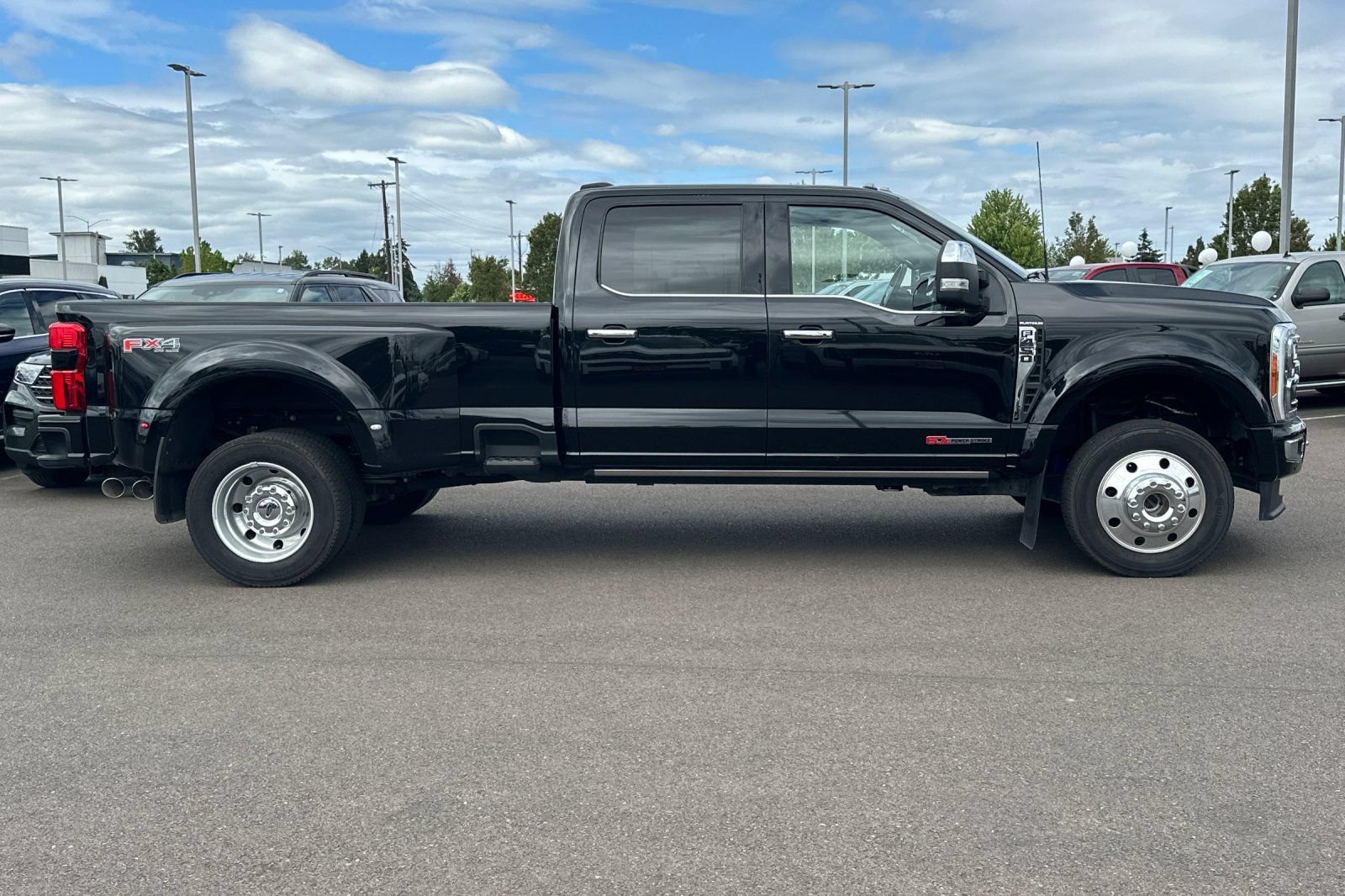 Used 2023 Ford F450 Platinum w/ FX4 Off-Road Package AWD/4WD image 3