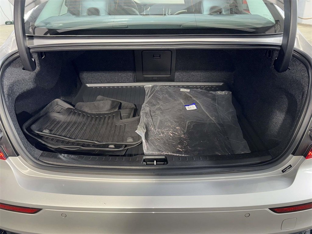 Used 2024 Volvo S60 B5 Plus image 17