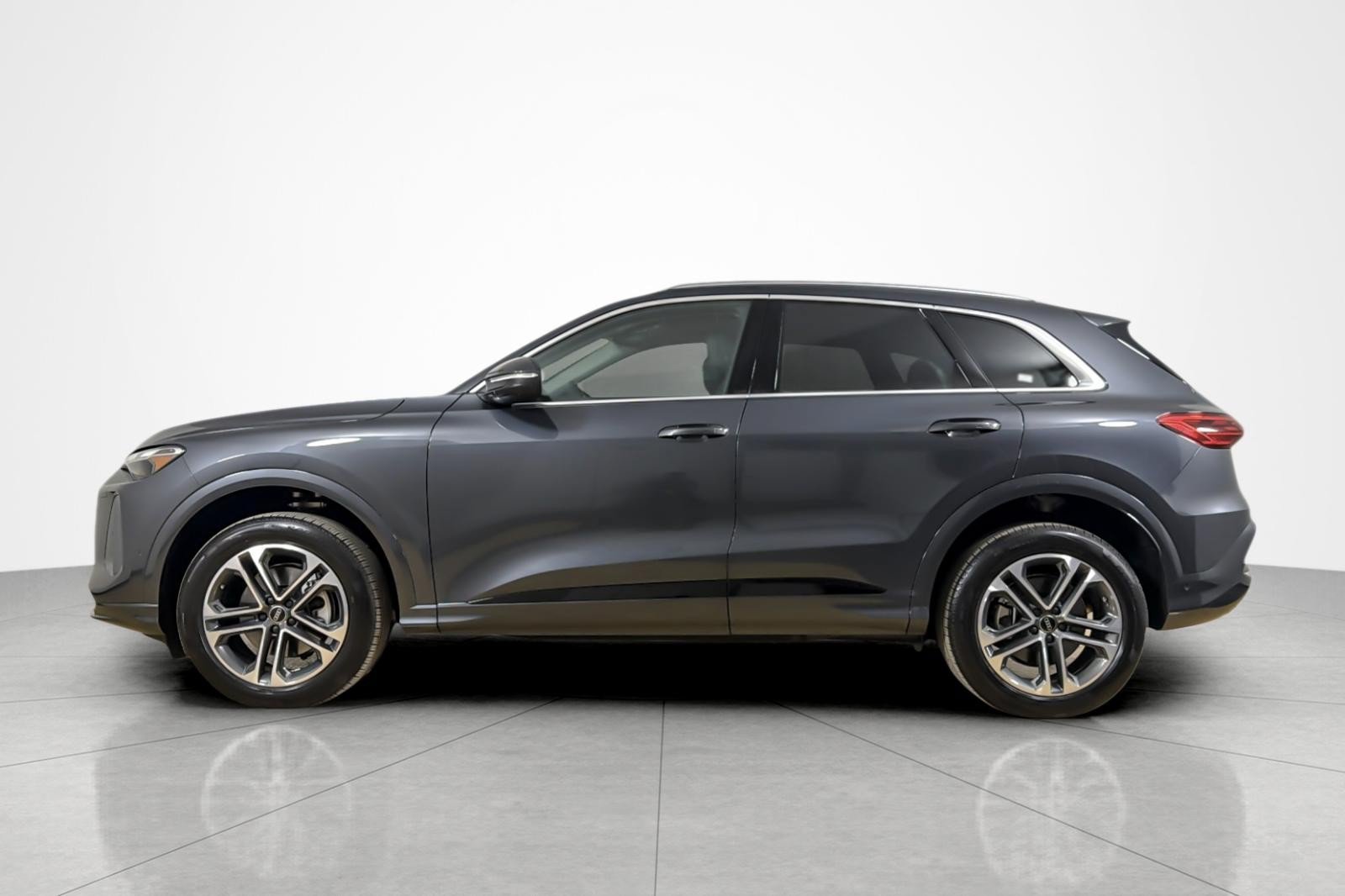 Used 2026 Audi Q5 Premium AWD/4WD image 2