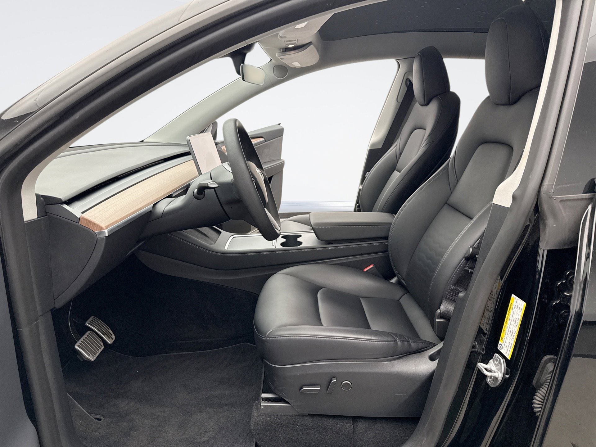 Used 2023 Tesla Model Y Long Range image 11