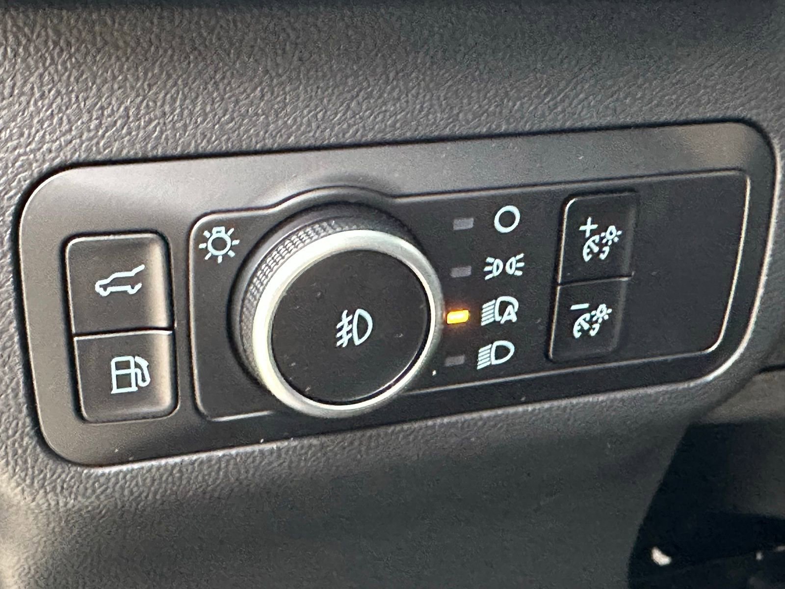 New 2025 Ford Escape SE image 11