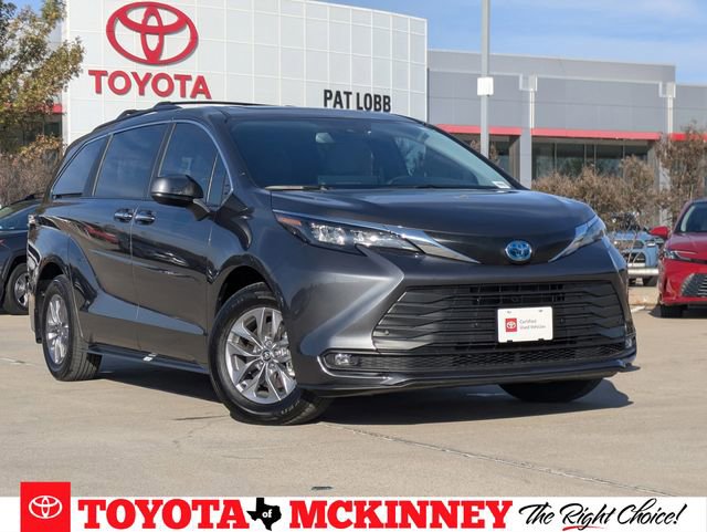Certified 2025 Toyota Sienna XLE