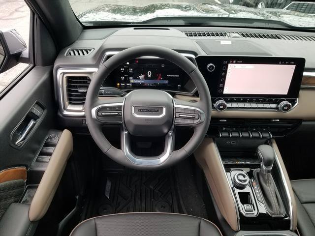 New 2026 GMC Canyon Denali w/ LPO, Black Badging Package AWD/4WD image 9