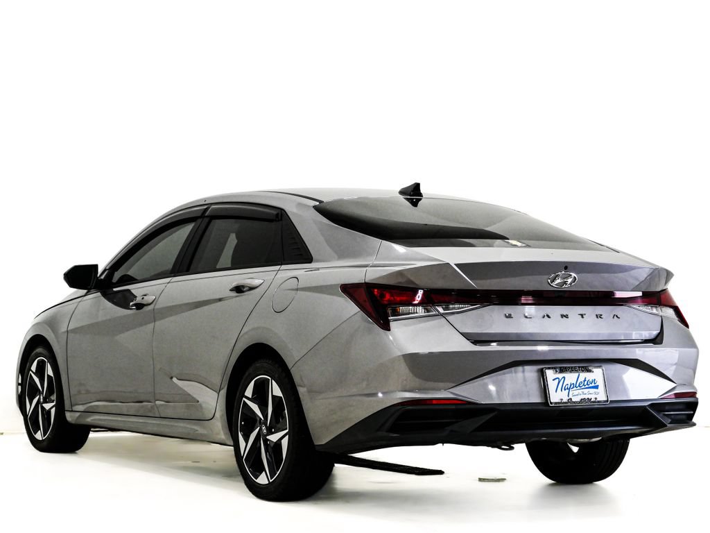 Used 2023 Hyundai Elantra SEL w/ Convenience Package FWD image 8
