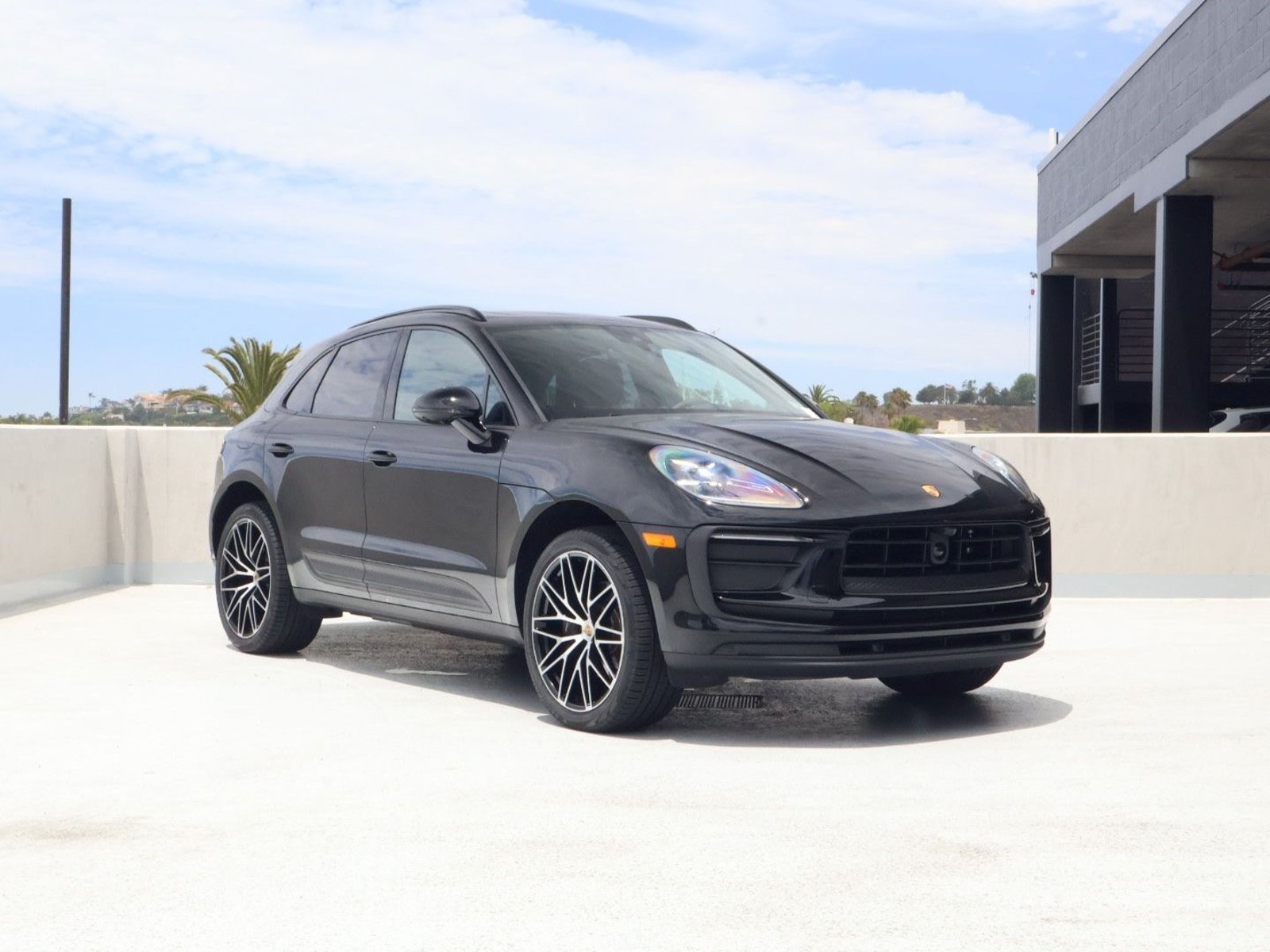 Certified 2026 Porsche Macan AWD/4WD image 7