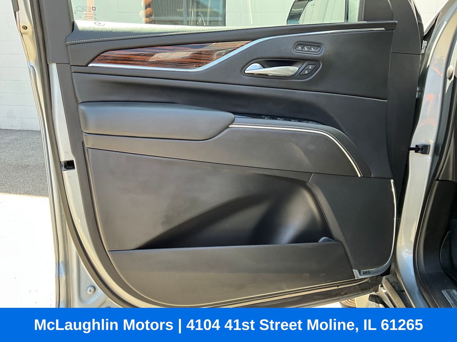 Used 2023 Cadillac Escalade ESV Premium Luxury w/ LPO, Radiant Package AWD/4WD image 24