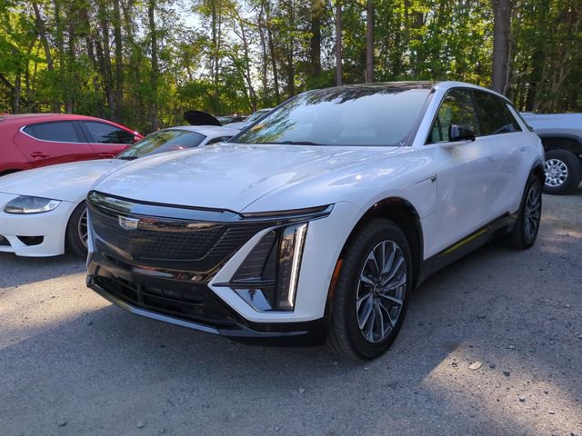 Used 2024 Cadillac Lyriq Sport RWD image 2