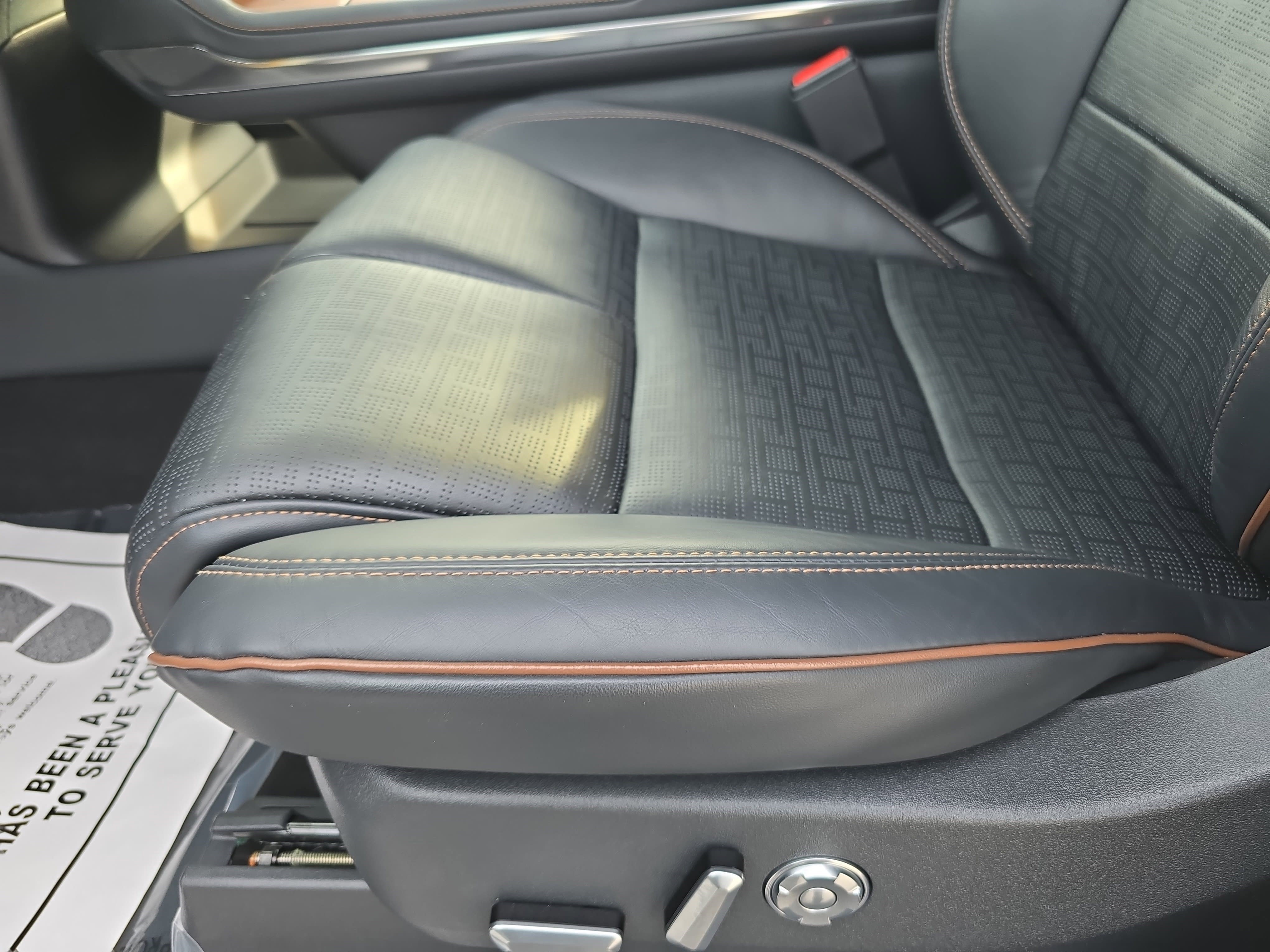 New 2025 Lincoln Navigator Black Label image 28