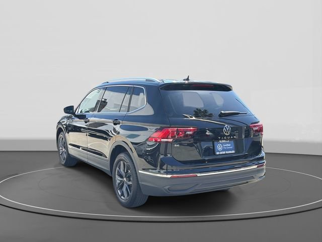Certified 2023 Volkswagen Tiguan SE FWD image 3