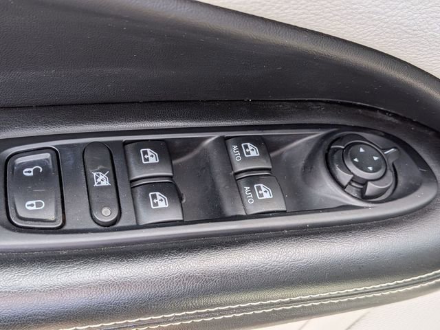 Used 2018 Jeep Compass Latitude w/ Popular Equipment Group AWD/4WD image 13