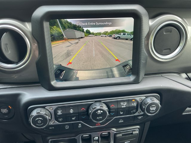 Used 2022 Jeep Gladiator Overland w/ Cold Weather Group AWD/4WD image 24
