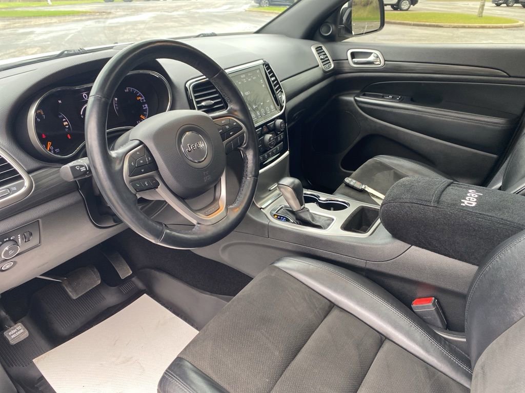 Used 2020 Jeep Grand Cherokee Altitude image 25