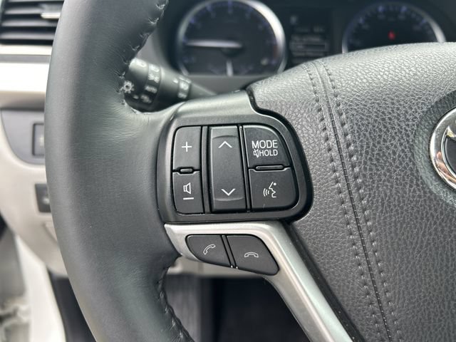 Used 2019 Toyota Highlander XLE FWD image 20