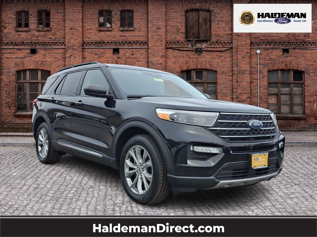 Used 2021 Ford Explorer XLT w/ Equipment Group 202A image 1