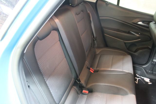 Used 2025 Chevrolet Trax LT w/ Driver Confidence Package FWD image 9