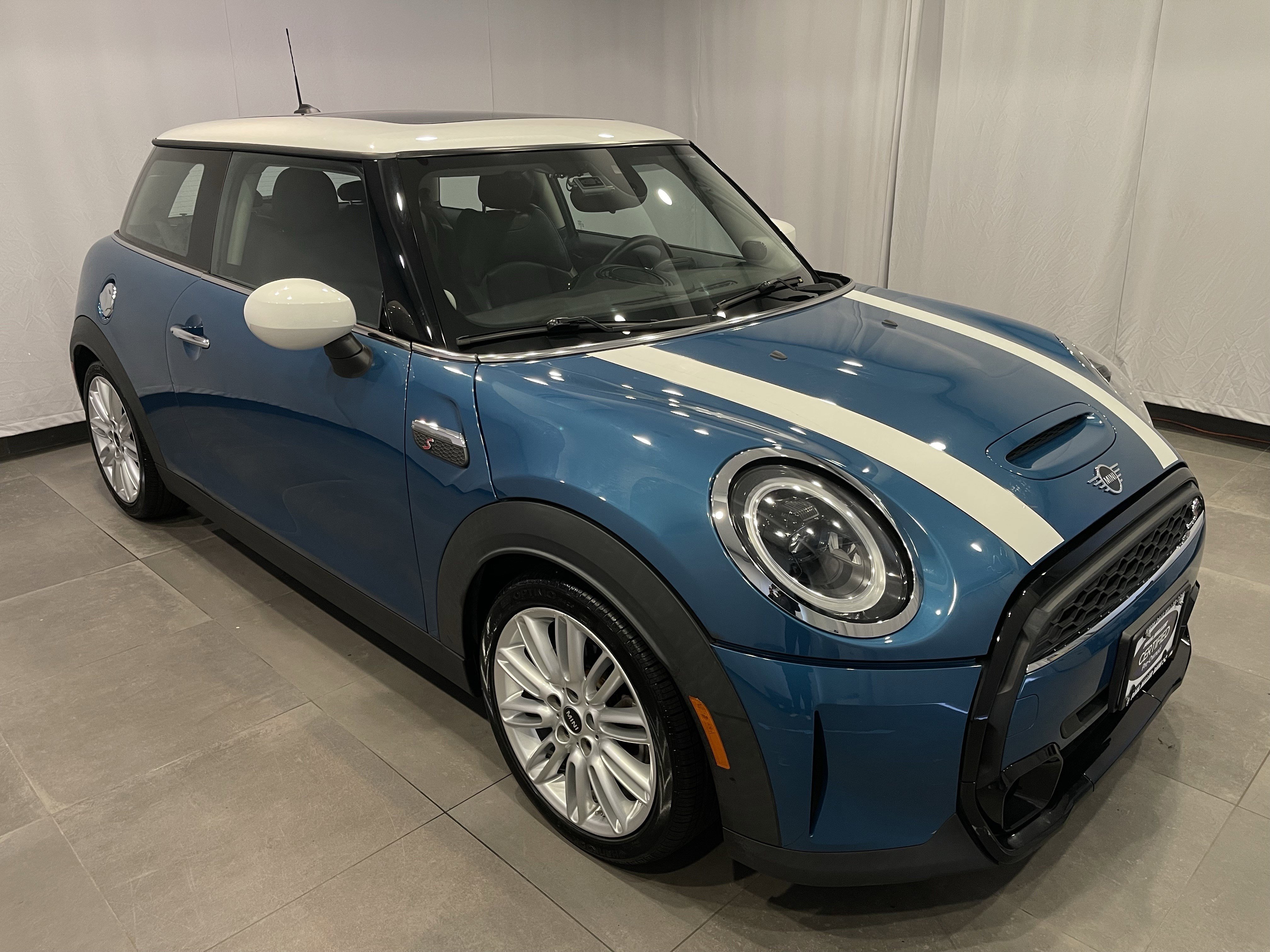 Used 2022 MINI Cooper S FWD image 3