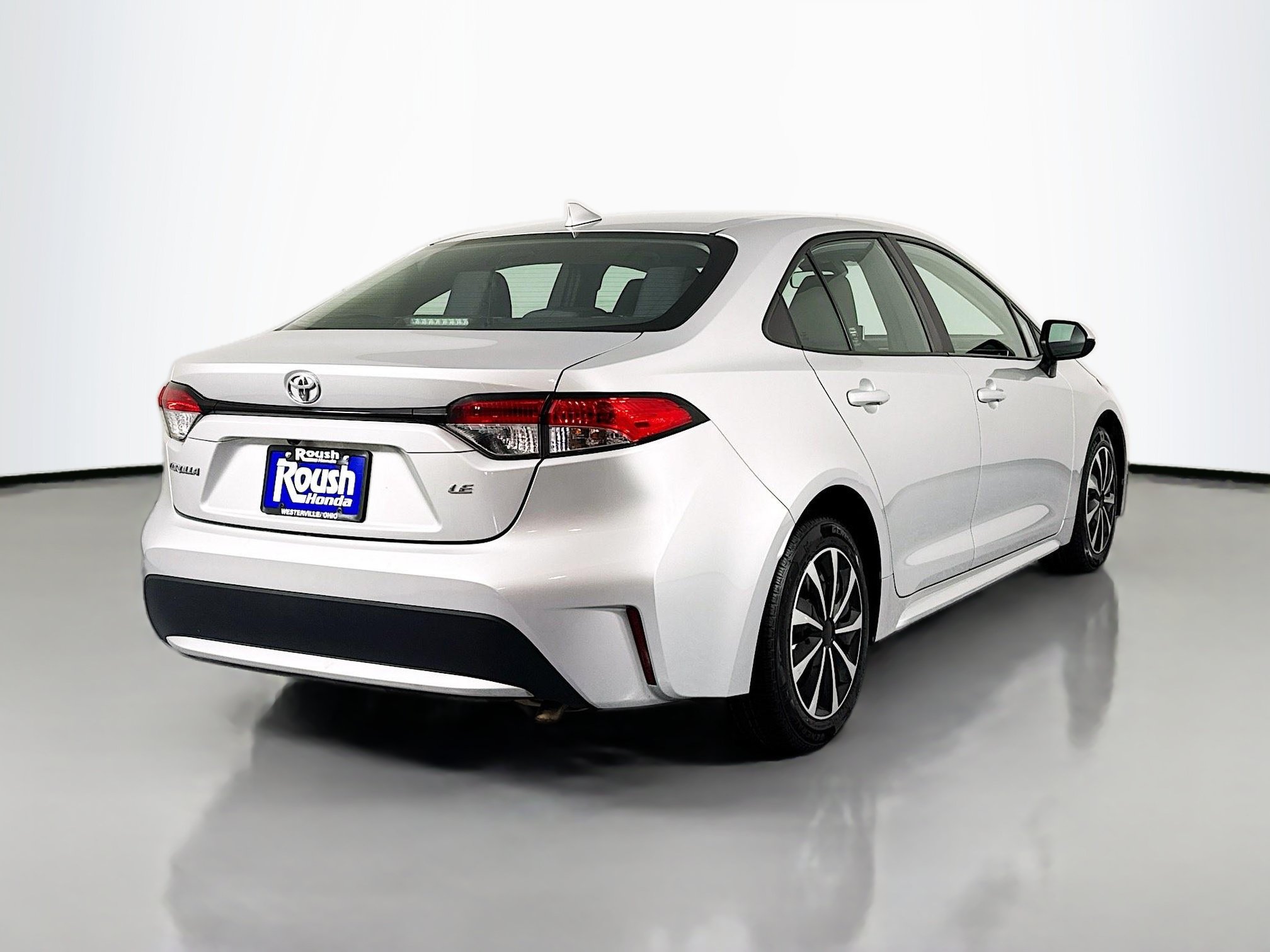 Used 2021 Toyota Corolla LE w/ Carpet Mat Package (TMS) FWD image 5