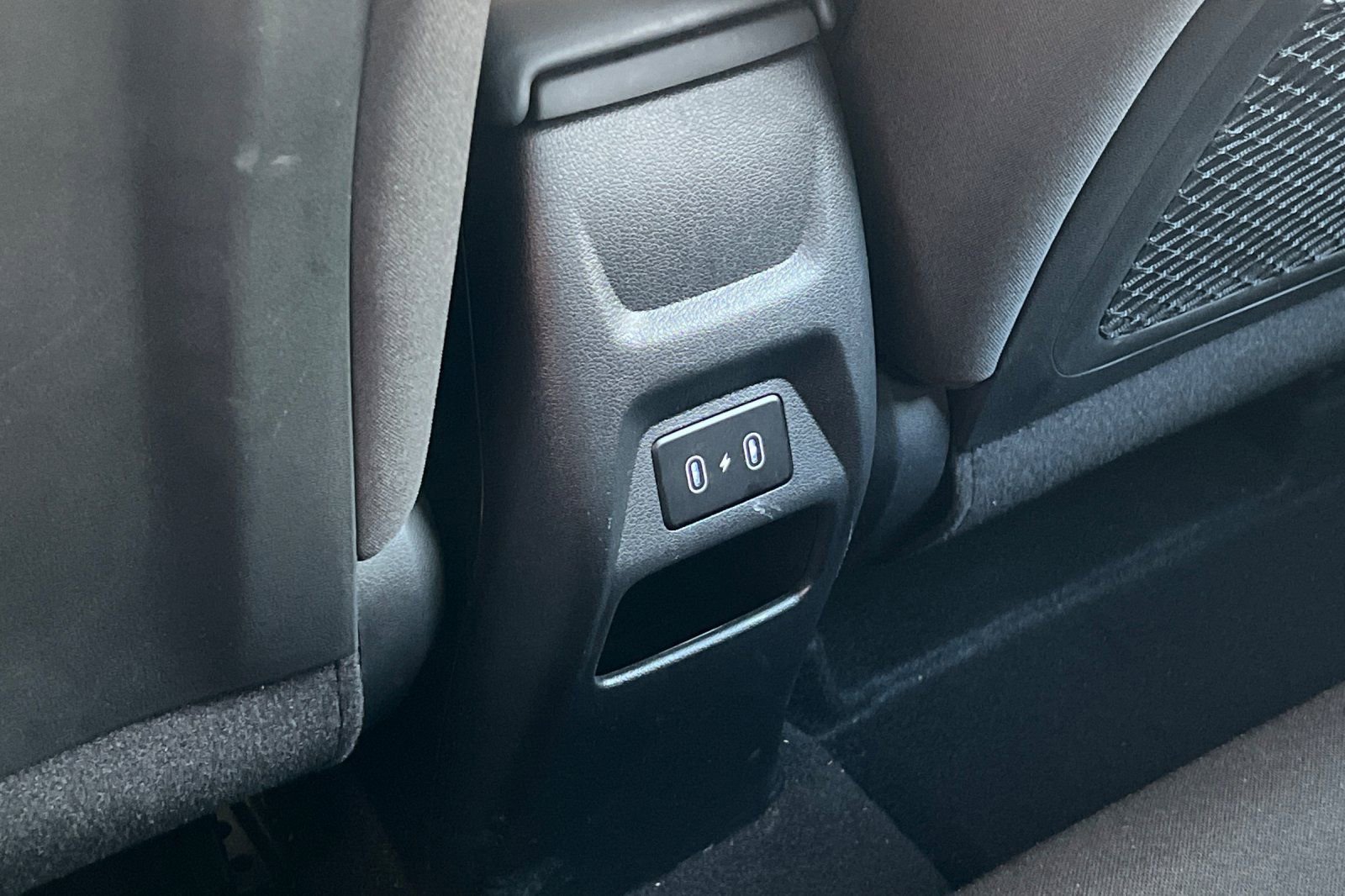 Used 2025 Hyundai Venue SEL image 17